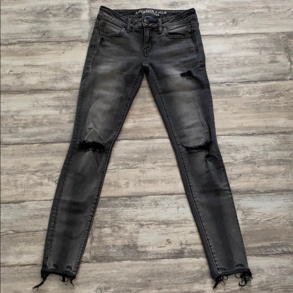 American Eagle distressed Jeans